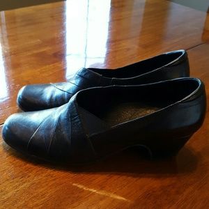 Clarks Women's Black Slip On Boot Shoe Size 11M