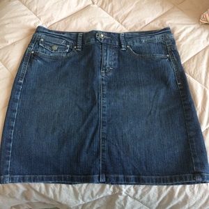 EUC Tommy Hilfiger dark denim skirt