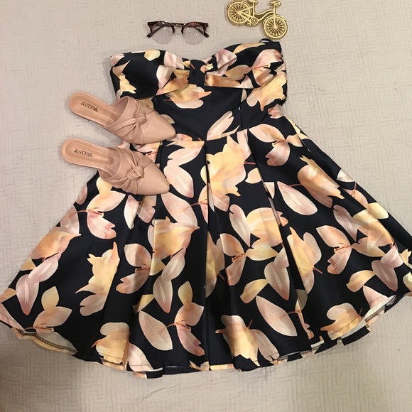 Dresses - BNWT Navy and Yellow Strapless Party Dress Dresses - BNWT Navy and Yellow Strapless Party Dress