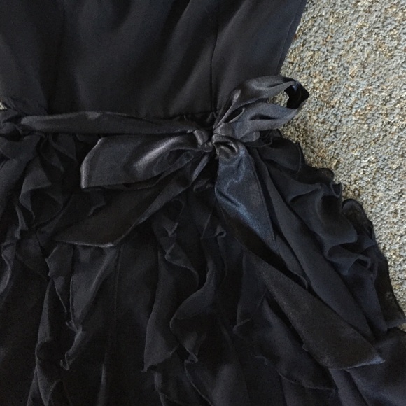 Black ruffle party dress *make me an offer* - Picture 2 of 4