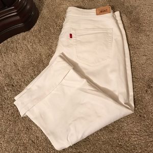 Levi's white denim capris