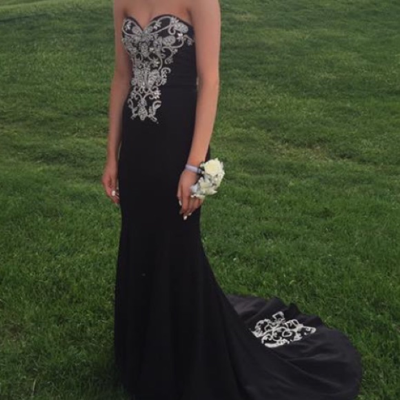 Prom Dress - Picture 3 of 9