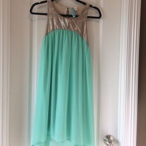 Francesca's dress. Mint and gold.