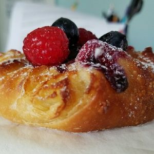 Meet your Posher, Crystal