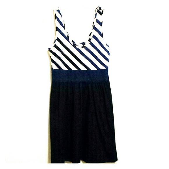Dress-tank style with empire waist - Picture 1 of 3