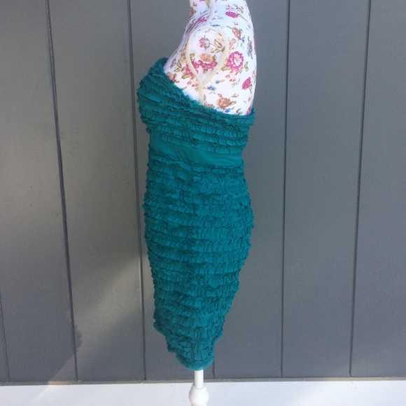 Green Sweetheart Ruffled Mini Dress - Picture 2 of 4