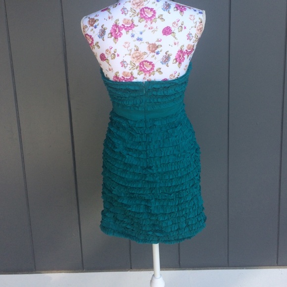 Green Sweetheart Ruffled Mini Dress - Picture 3 of 4