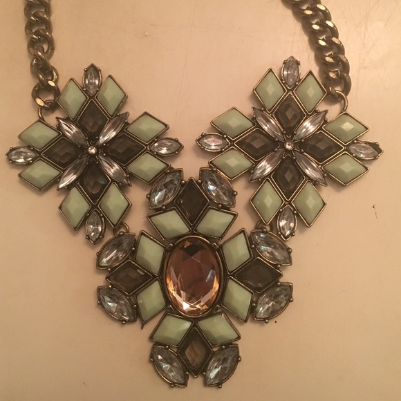 Beautiful Bauble Bar bib necklace
