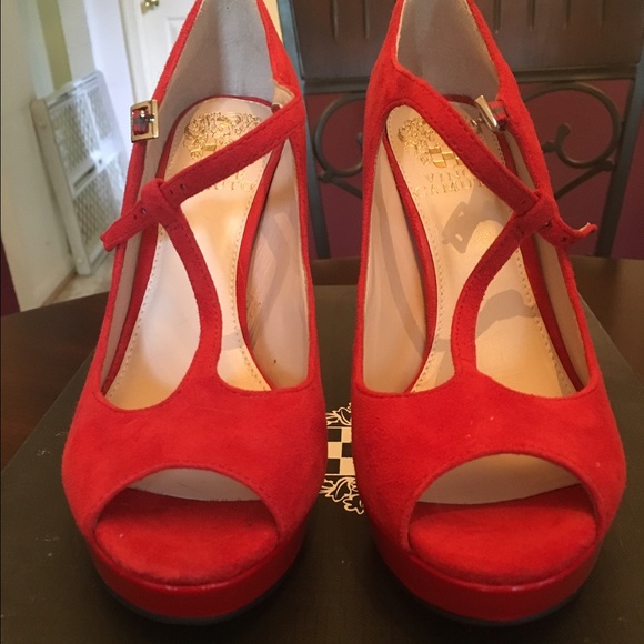 New-in-box red Vince Camuto pumps