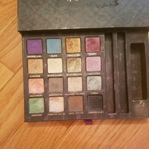 Urban decay Alice in wonderland palette