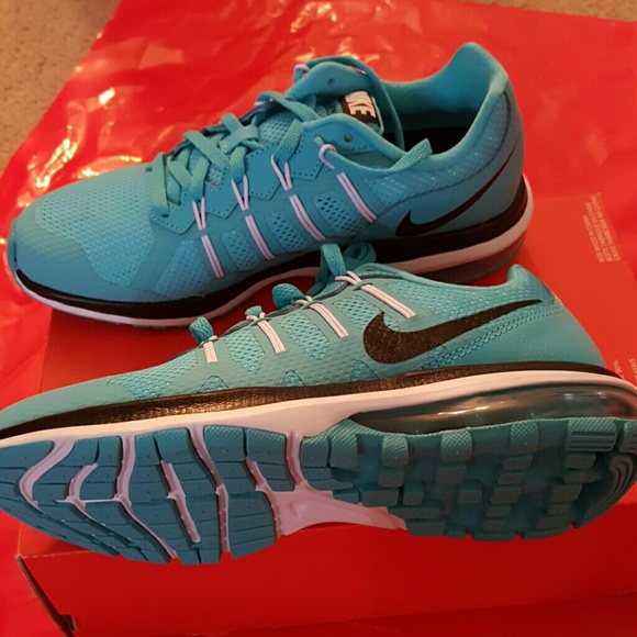 Women's Nike Air Max Dynasty - Picture 2 of 4