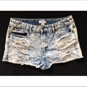 Cute Forever 21 acid wash low rise denim shorts