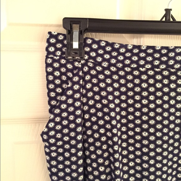 Flowery skirt - Picture 3 of 4