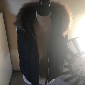 Gap Black Vest with fur hood