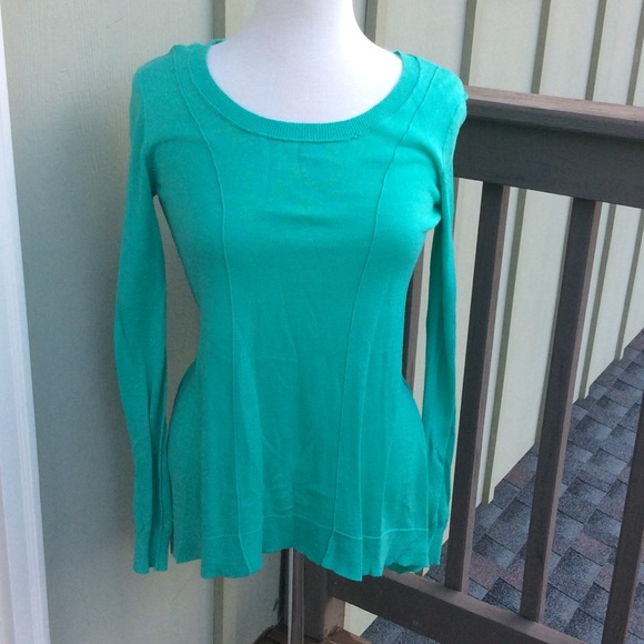 ❌sold❌Short front long back light sweater/tunic