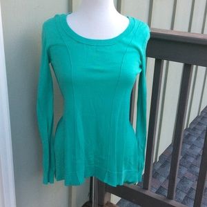 ❌sold❌Short front long back light sweater/tunic