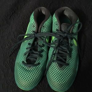 Nike Kyrie Basketbsll sneakers size 5.5