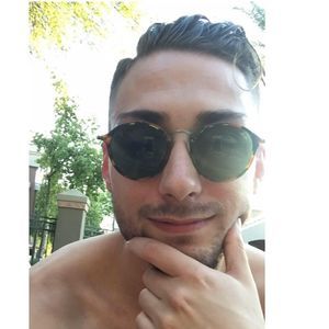 Meet your Posher, Dustin