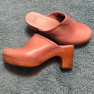 Pink Ugg clogs