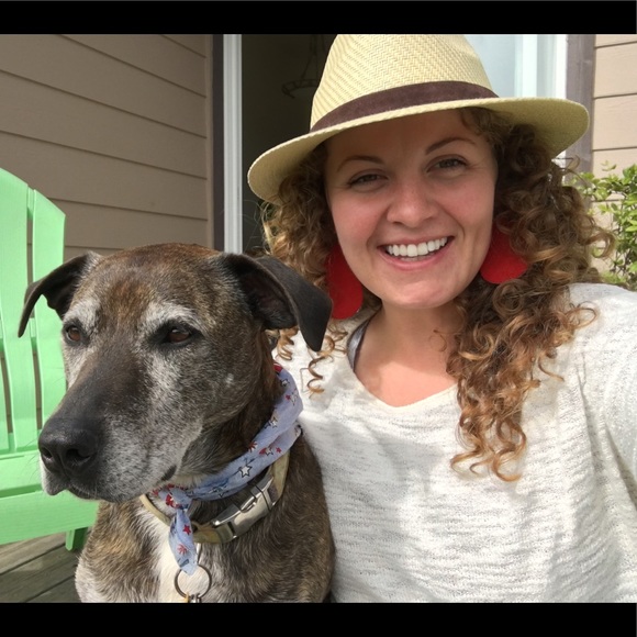 Meet your Posher, Paige - Picture 3 of 3