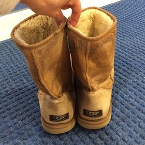 UGG short chestnut boots