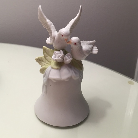 Brand new "Two doves kissing" bell 🔔