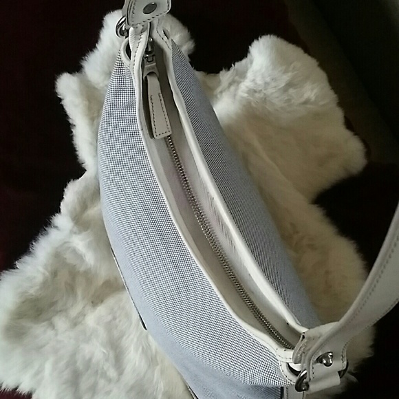 👜Classic Dooney and Bourke shoulder bag - Picture 4 of 8