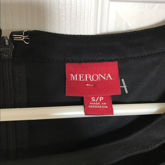 Black dress - Picture 3 of 3