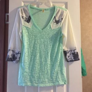 Daytrip 3/4 Sleeve shirt