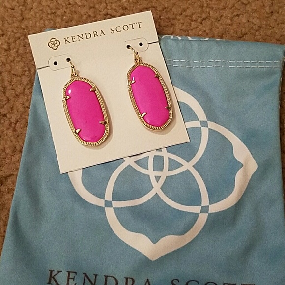 Kendra Scott magenta Elle earrings