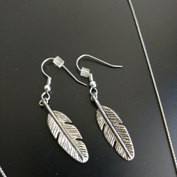 Necklace and Earrings Bundle - Picture 2 of 3