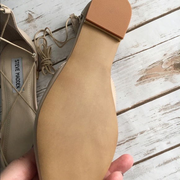 Last pair! Size 7 Steve Madden lace up flats - Picture 4 of 4