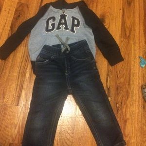 Sweat shirt and jeans