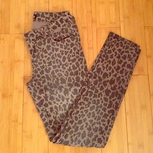 Skinny Jeans Grey Leopard Print