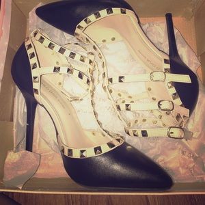 BLACK & CREAM STUD STRAP PUMPS