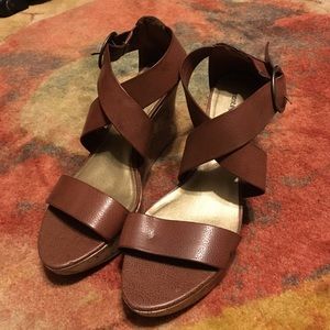 Brown wedges