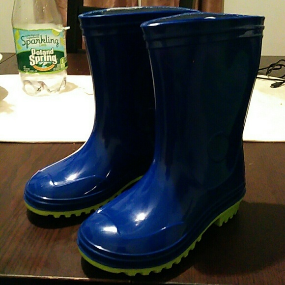 Toddler ain boots!