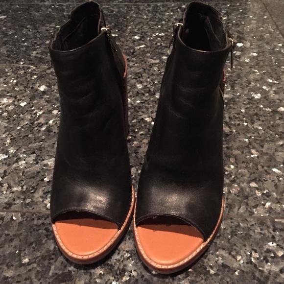 Dolce vita black booties