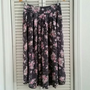 Forever 21 Light Gray Floral Print Skirt