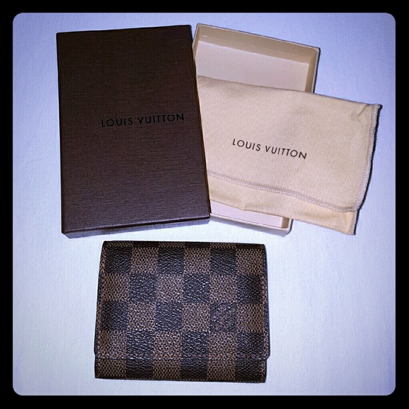Louis Vuitton
Authentic Damier Ebene Card Holder