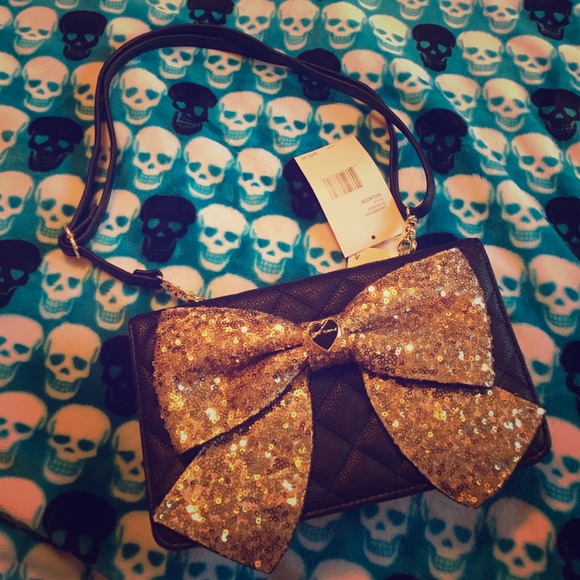 Beautiful Betsey Johnson crossbody purse