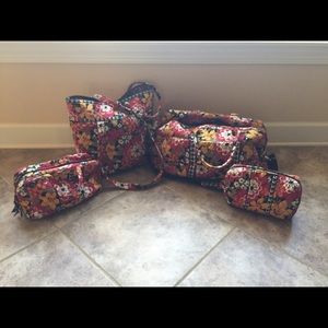 VERA BRADLEY LUGGAGE SET