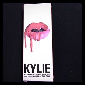 Dirty peach 🍑 Kylie cosmetics