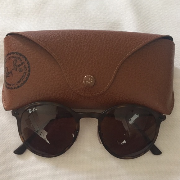 Authentic Ray-Ban 4224