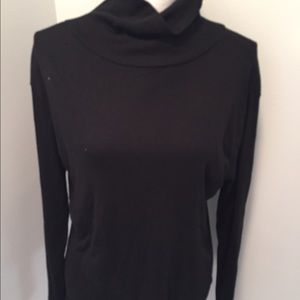 Gap black loose turtleneck long sleeve tee
