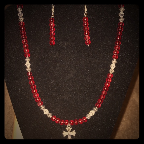 Stunning Red, Crystal & Silver Necklace / Earrings
