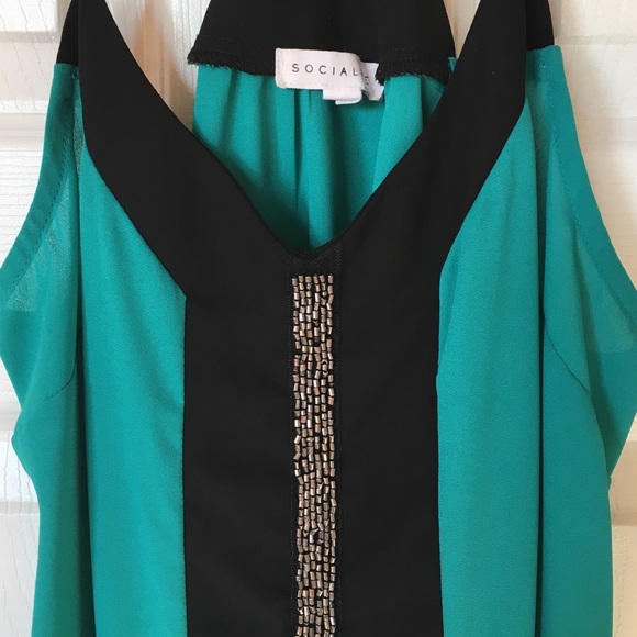 💚 Green Racerback Tank w/ Beading - Picture 3 of 6