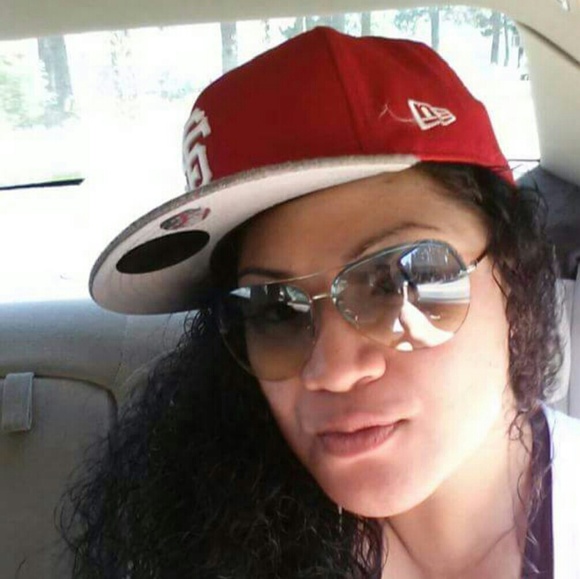 Meet your Posher, Elaine