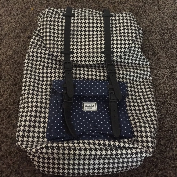 Herschel Little America backpack in Houndsooth