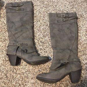 Heeled boots